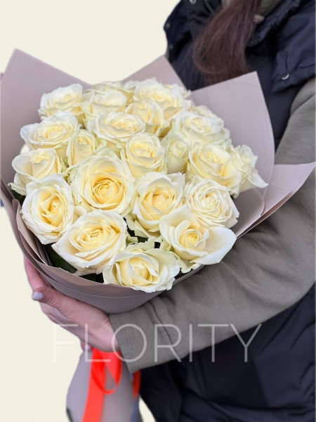 Bouquet of 19 white roses 60 cm №41