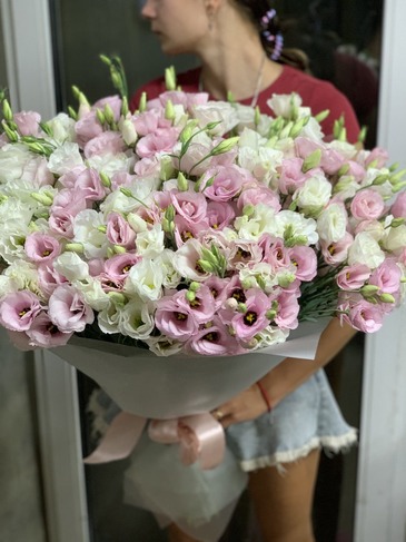 Bouquet 101 white and pink eustoma