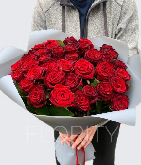 Bouquet of 35 red roses №25